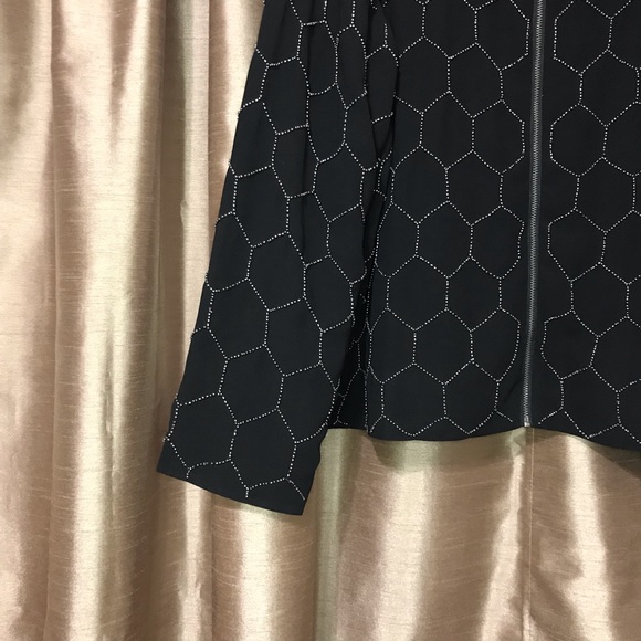 Chico’s Women’s Beaded Bomber Jacket Black Zipper Hexagon Pattern Size 2    [aa] - Picture 3 of 5
